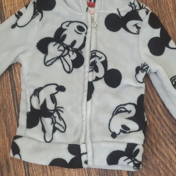 Mickey Hoodie with Ears - Picture 4 of 6